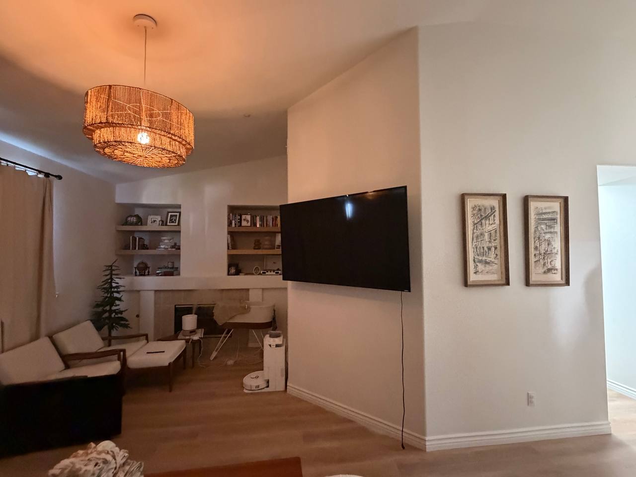 Professional TV mounting in Las Vegas, NV - LvH Vegas Handyman Co